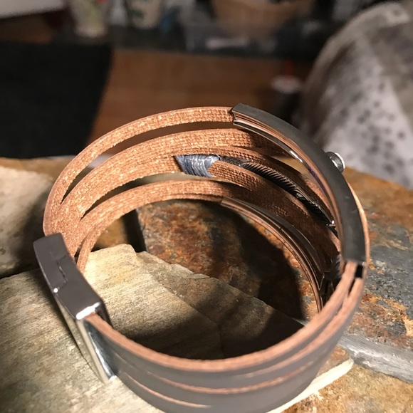 Handcrafted leather bracelets - Picture 4 of 5